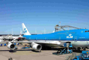 KLM medewerker gewond