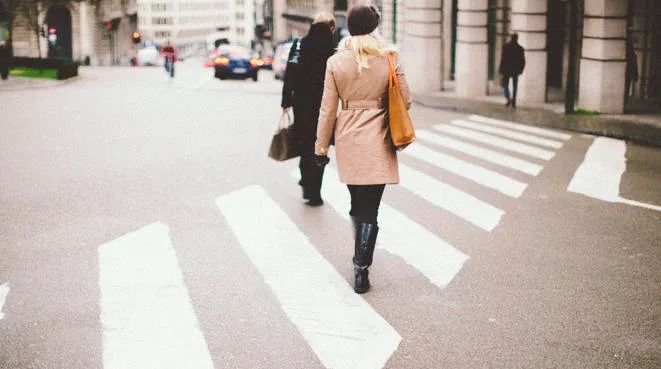 voetganger aangereden, aangereden voetganger, voetganger aangereden door auto, voetganger aangereden door fietser, voetganger aangereden op zebrapad, voetganger aangereden op fietspad, aanrijding voetganger door auto, letselschade aangereden voetganger, schadevergoeding aangereden voetganger